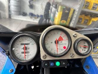 Kawasaki ZR - 7  picture 12