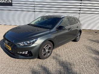 Vaurioauto  passenger cars Hyundai I-30 1.0 T-GDI 12V Combi/o  Benzine 998cc 88kW (120pk) FWD 2023/4