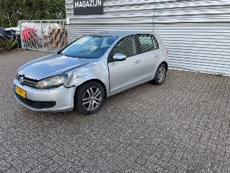 Schadeauto Volkswagen Golf 1.4 TSI 122 16V Hatchback  Benzine 1.390cc 90kW (122pk) FWD 2010/2