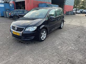 Avarii autoturisme Volkswagen Touran  2011/1