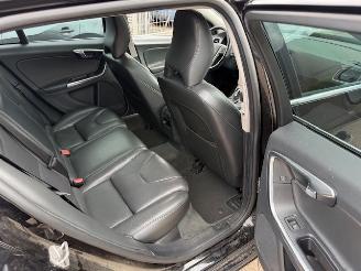 Volvo V-60 2.4 D6 Twin Engine R-Design picture 9