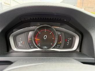 Volvo V-60 2.4 D6 Twin Engine R-Design picture 15