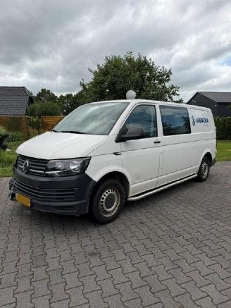 skadebil bedrijf Volkswagen Transporter 2.0 TDI L2H1 DC 2017/6