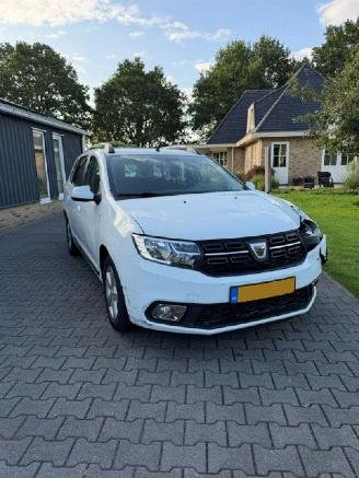 uszkodzony samochody osobowe Dacia Logan 0,9 TCE SL Royaal Automaat 2018/7