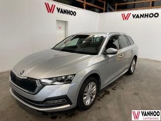 Vrakbiler auto Skoda Octavia  2022/6