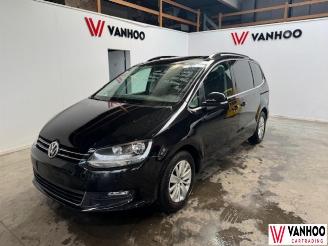 damaged passenger cars Volkswagen Sharan  2018/5