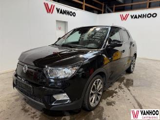 damaged passenger cars Ssang yong Tivoli  2018/10