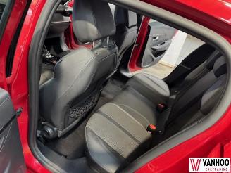 Peugeot 208  picture 11