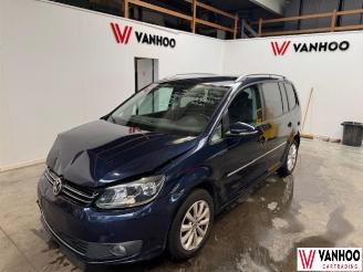 uszkodzony samochody osobowe Volkswagen Touran  2014/5