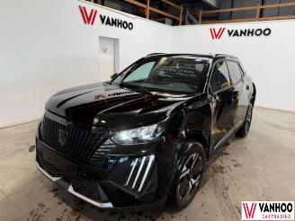 Damaged car Peugeot 2008  2025/7