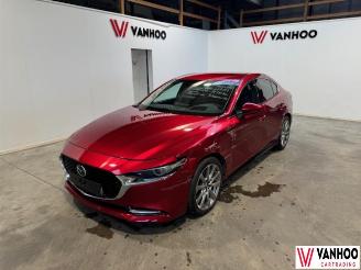 damaged passenger cars Mazda 3  2024/5