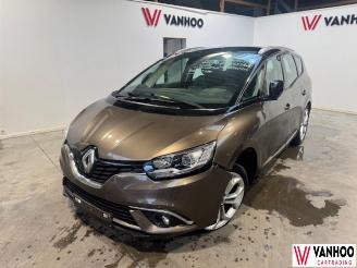 krockskadad bil auto Renault Scenic  2019/2
