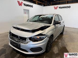 Vaurioauto  passenger cars Fiat Tipo  2020/7