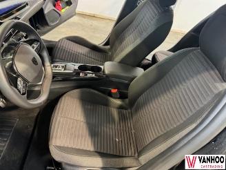 Peugeot e-208  picture 14