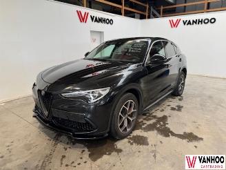 Unfallwagen Alfa Romeo Stelvio  2018/8