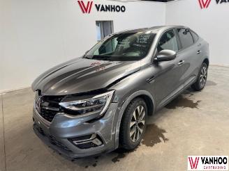 uszkodzony samochody osobowe Renault Arkana  2023/5