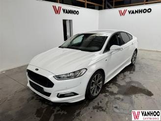 krockskadad bil auto Ford Mondeo  2017/1