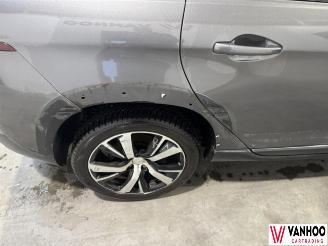 Peugeot 2008  picture 8