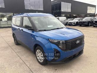 Vaurioauto  passenger cars Ford Tourneo TREND 2024/6