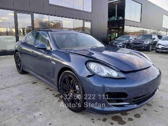 Porsche Panamera 4S picture 1
