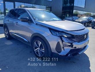 Voiture accidenté Peugeot 3008 ALLURE 2022/5