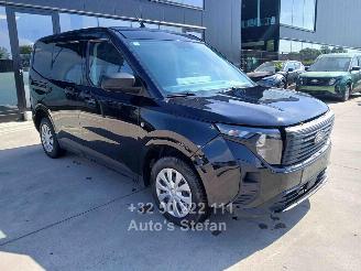 skadebil auto Ford Transit COURIER TREND 2024/11