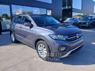 Vaurioauto  passenger cars Volkswagen T-Cross LIFE 2024/2