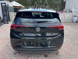 Damaged car Volkswagen ID.3 PRO 62-KWH 205,PS 7000.KM 2024/6