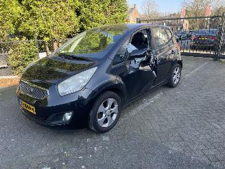 Damaged car Kia Venga Venga 1.6 CVVT X-ecutive AUTOMAAT 125PK! 2010/9