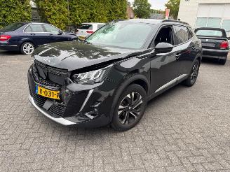 Voiture accidenté Peugeot 2008 1.2 PureTech Automaat Blue Lease Allure 2021/2
