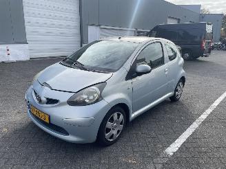 Vaurioauto  passenger cars Toyota Aygo 1.0 2006/2