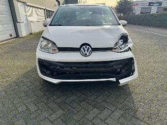 krockskadad bil auto Volkswagen Up! 1.0 BMT move Up! 2017/5