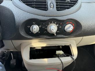 Renault Twingo 1.2-16V Dynamique Airco picture 14
