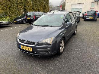 Unfallwagen Ford Focus 1.6-16V Futura 2007/10