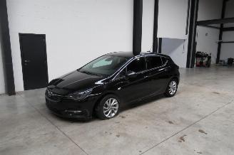 Vaurioauto  passenger cars Opel Astra ELEGANCE 2020/1