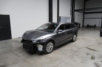 Coche accidentado Skoda Octavia STYLE 2023/3
