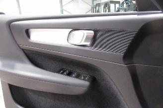 Volvo XC40 MOMENTUM picture 34