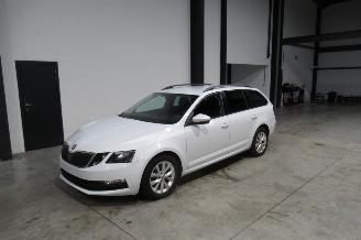 skadebil auto Skoda Octavia AMBITION 2018/3