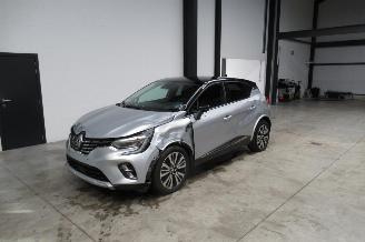 skadebil auto Renault Captur INITIALE 2022/3