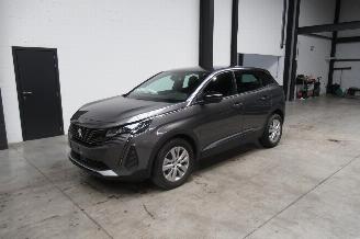 skadebil auto Peugeot 3008 SUV 2023/3