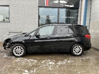 krockskadad bil auto BMW 2-serie BMW 216d 2015 2015/9