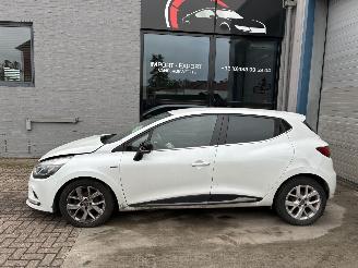 krockskadad bil auto Renault Clio RENAULT CLIO 0.9TCE 2019 2019/6