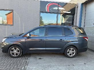 damaged passenger cars Ssang yong Rodius SSANGYONG RODIUS 2.2D 2017 7 ZIT 2017/6