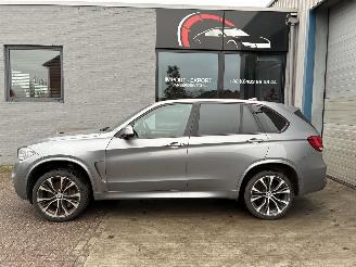 skadebil auto BMW X5 BMW X5 M50d 2015 MOTORSCHADE 2015/10