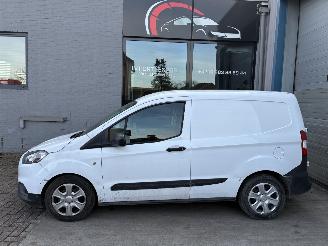 Damaged car Ford Tourneo Courier FORD TRANSIT COURIER 1.5d 2020 2020/5