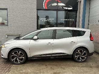 Voiture accidenté Renault Grand-scenic RENAULT SCENIC 1.5D 2018 7 ZIT 2018/6