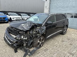 Schadeauto Peugeot 5008 PEUGEOT 5008 1.2I 2017 7 ZIT 2017/12