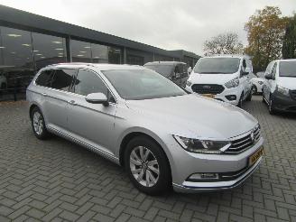 Vaurioauto  passenger cars Volkswagen Passat Variant - 2.0 TDI Business Edition 2015/5