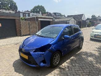 krockskadad bil auto Toyota Yaris 1.5 VVT-i Dynamic AUTOMAAT 2020/1