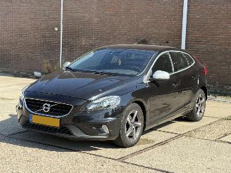 Auto incidentate Volvo V-40 2.0 D2 R DESIGN NAP 2015/1